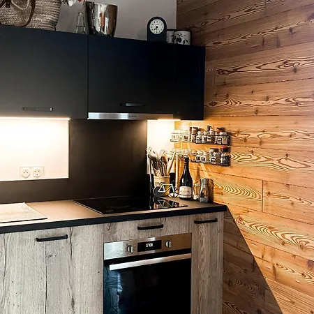 Le Petit Roc Cozy Basecamp In Roc Denfer
